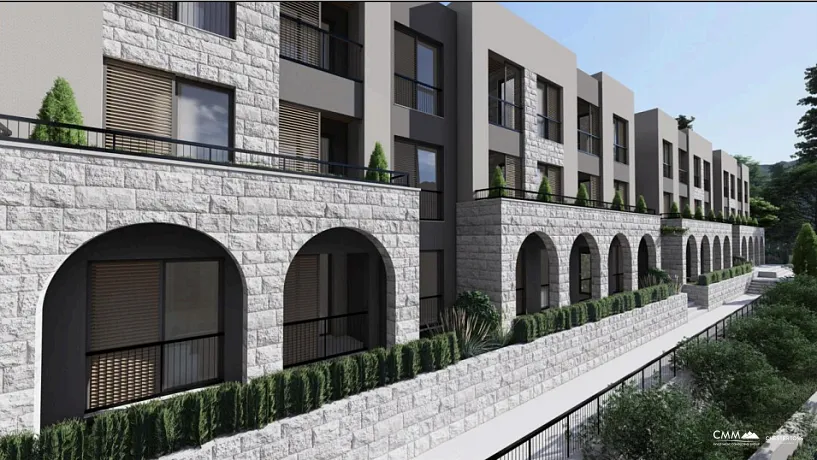 Kavač’ta havuzlu komplekste daireler